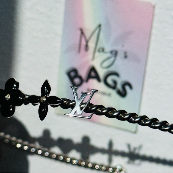 Louis Vuitton: Monogram Headband (Silver/ Black) *RARE* - Picture 8 of 16